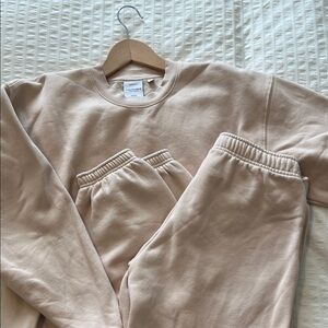 Aritzia Sweatfleece sweat set Beige Sweatshirt and Joggers Set
